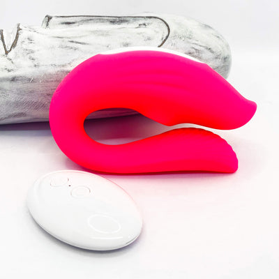 Hidden Harmony Wearable Suction Vibrator With Remote pink