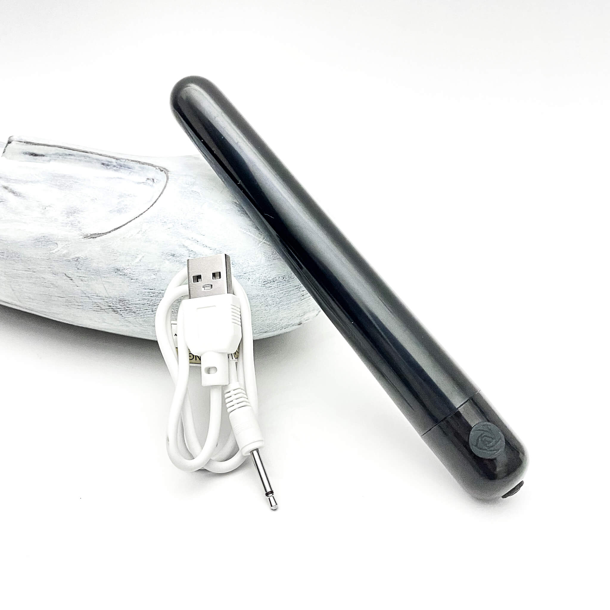 black Manda Rechargeable Vibrating Big Bullet - 15cm