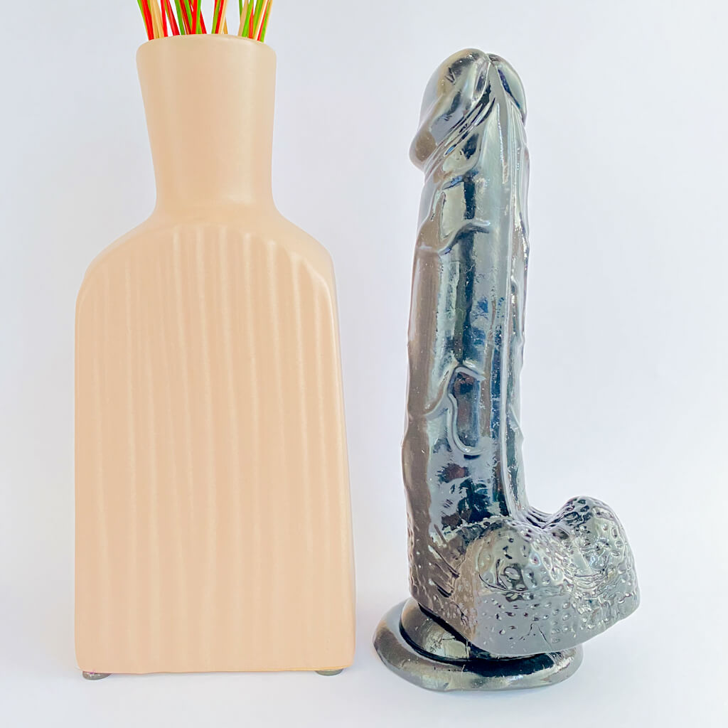 Extra Large Realistic Suction Cup Dildo (22cm/8.7 inches)