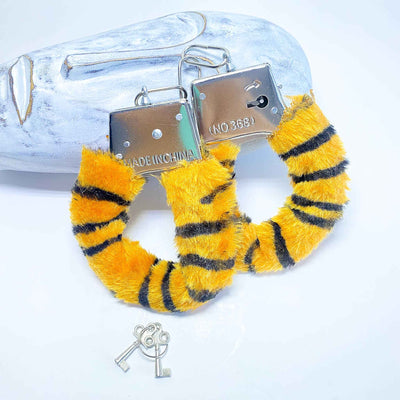 Fluffy handcuffs - 5cm