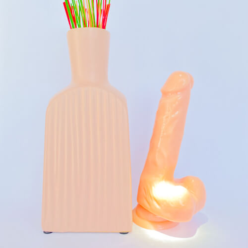Medium Realistic Suction Cup Dildo (17cm/6.7 inches)
