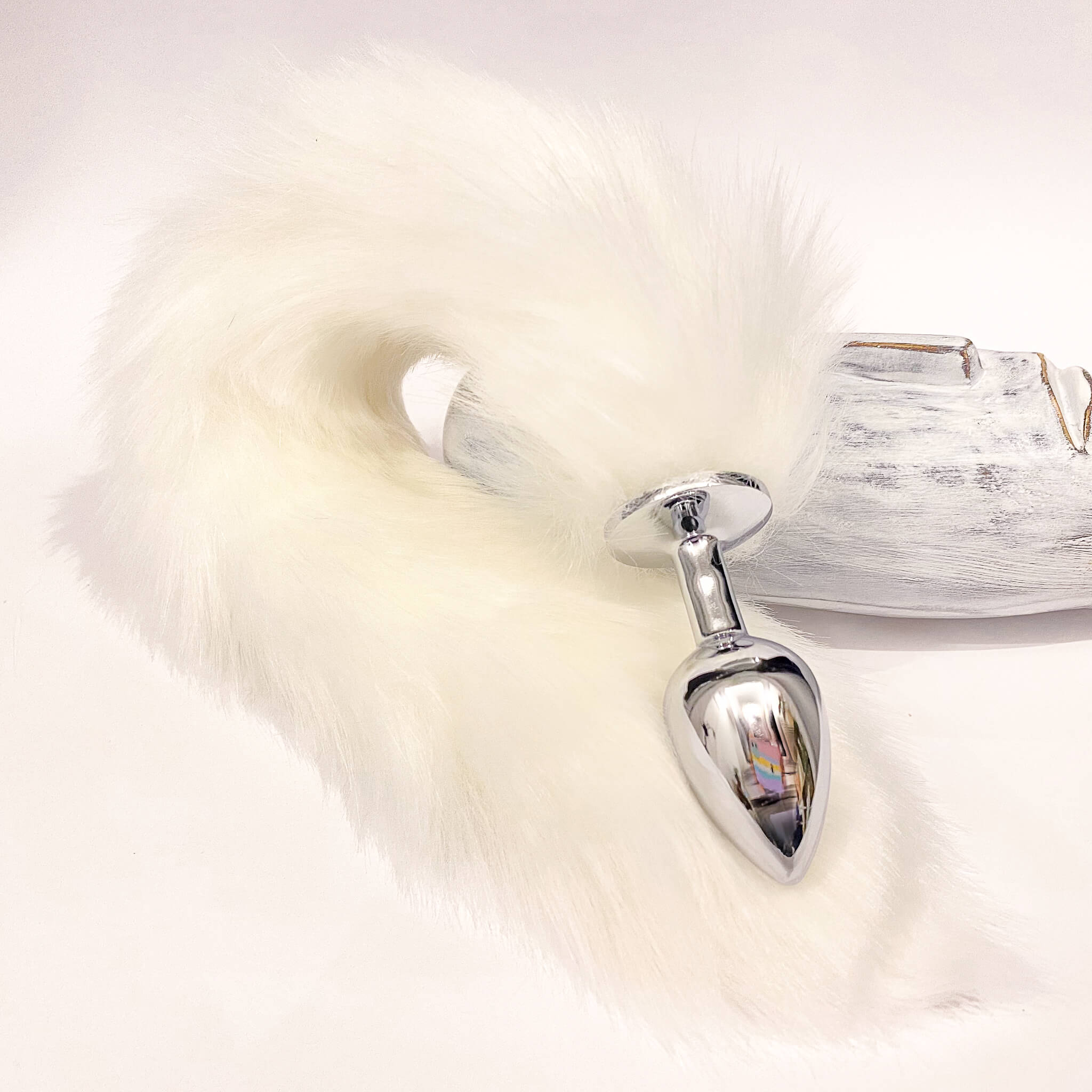 white fox tail butt plug